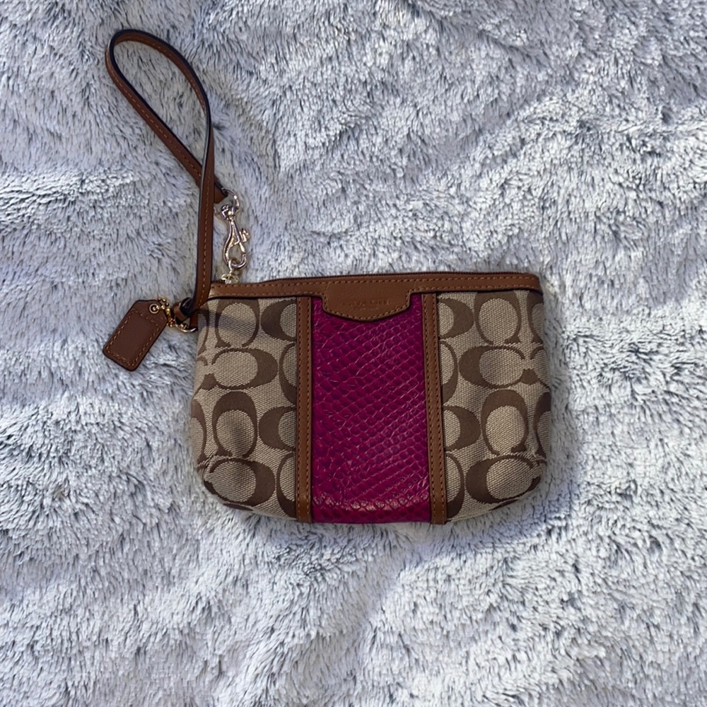 COACH New York Zipper Wristlet
